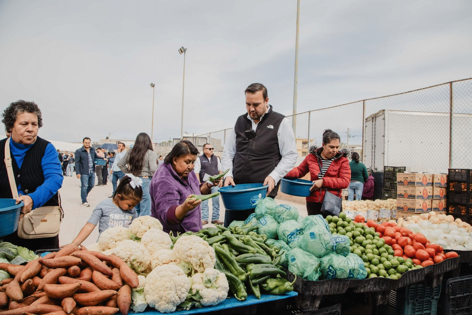 Gobierno Municipal benefició a más de 2,800 familias con el programa “Mercadito en tu Colonia”