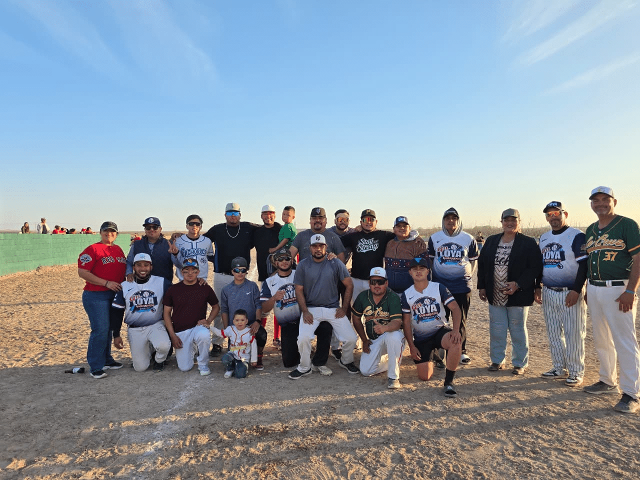 Guerreros de la cruz son los campeones de campeones en el beibsol y sfc de conchos son los sub campeones