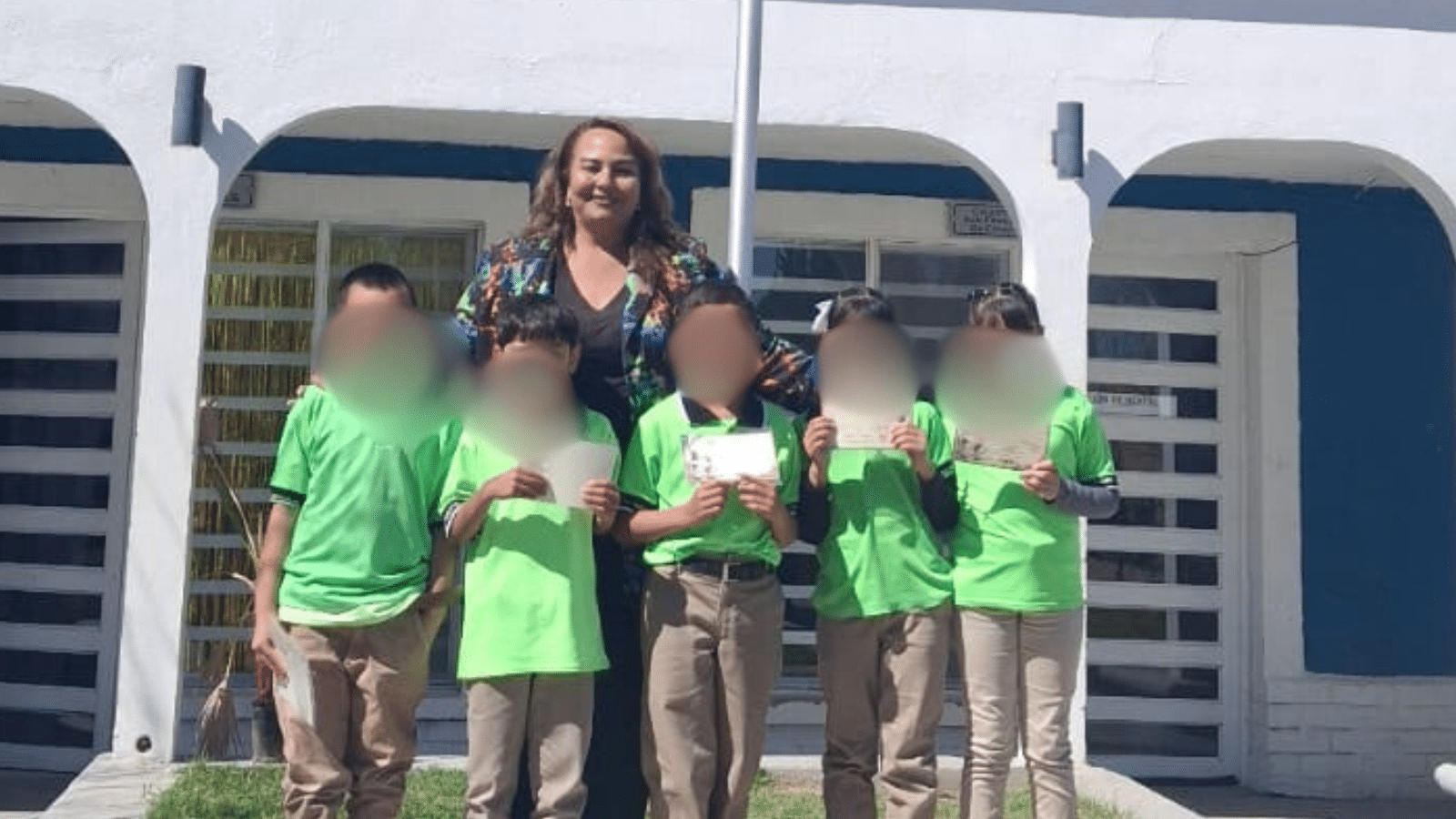 46 Alumnos juran lealtad a la Bandera en acto cívico encabezado por la alcaldesa Norma Pavía