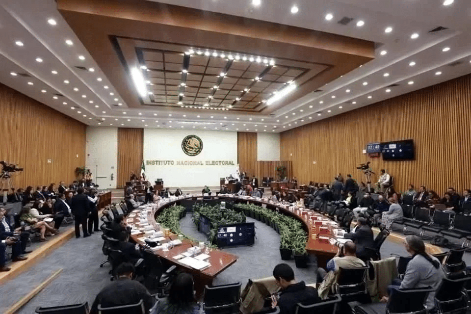 Pide INE ‘prudencia institucional’ ante reforma electoral