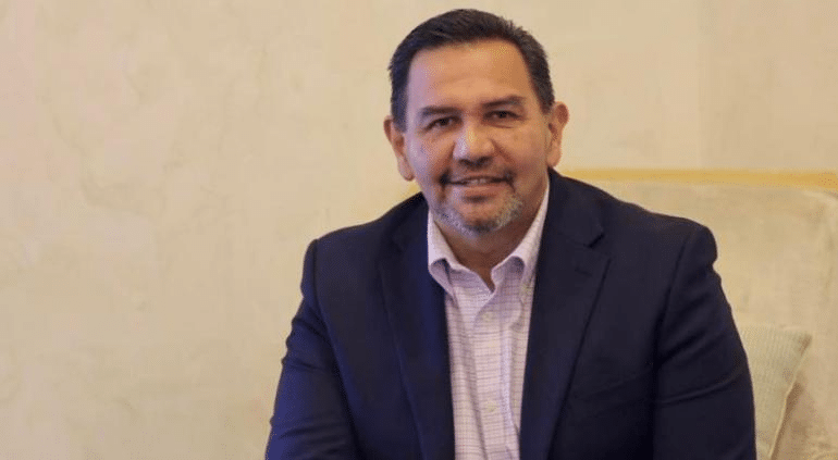 Pérez Cuéllar, a la cabeza de Morena en la Galopada: Mitofsky