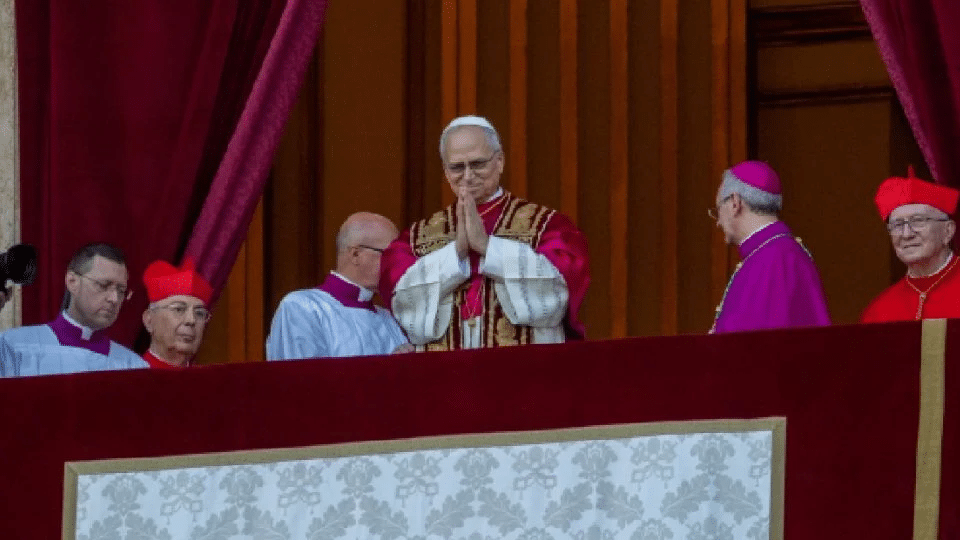 Papa León XIV acepta renuncia de sacerdote arrestado en San Diego por malversación y lavado de dinero