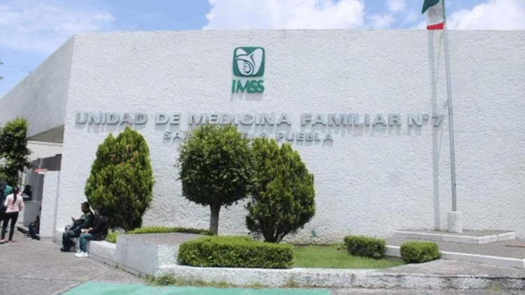 Robaron encapuchados medicamento controlado del IMSS en Puebla