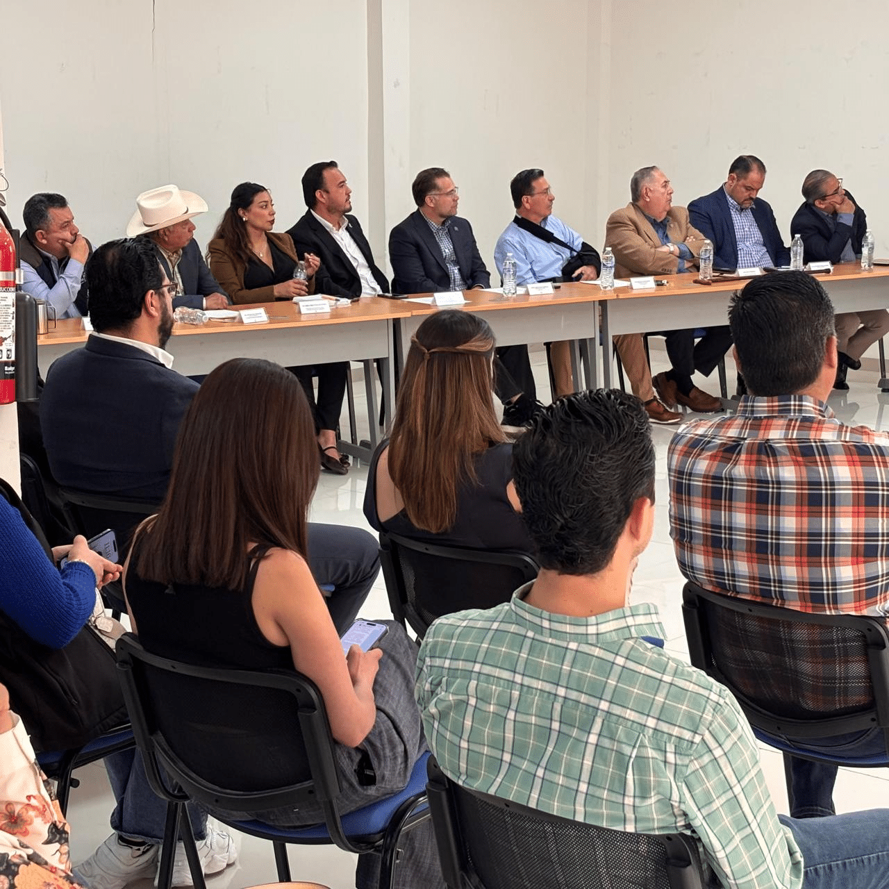 Analizan retos económicos y oportunidades de crecimiento para Camargo en reunión regional