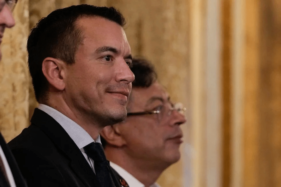 Colombia alista decreto para elevar al 50% aranceles para Ecuador en medio de tensión comercial