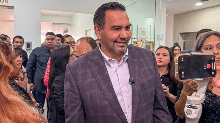 Se apersona Cruz en el Congreso tras polémica por comparecencia