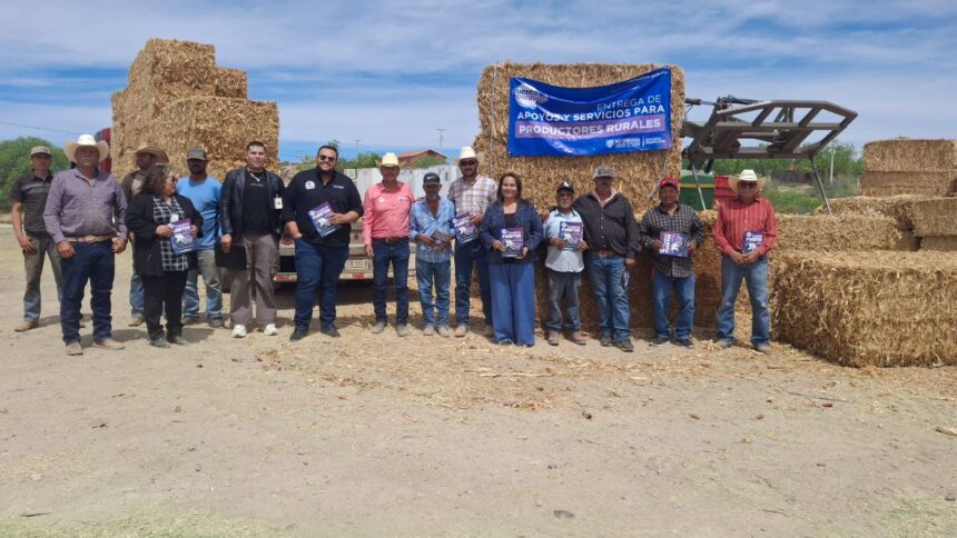 Entregan 200 pacas de rastrojo a ganaderos de San Francisco de Conchos