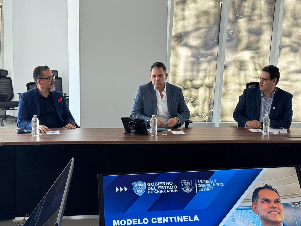 Sostiene Gilberto Loya reunión de trabajo con integrantes de CIRT en la Torre Centinela