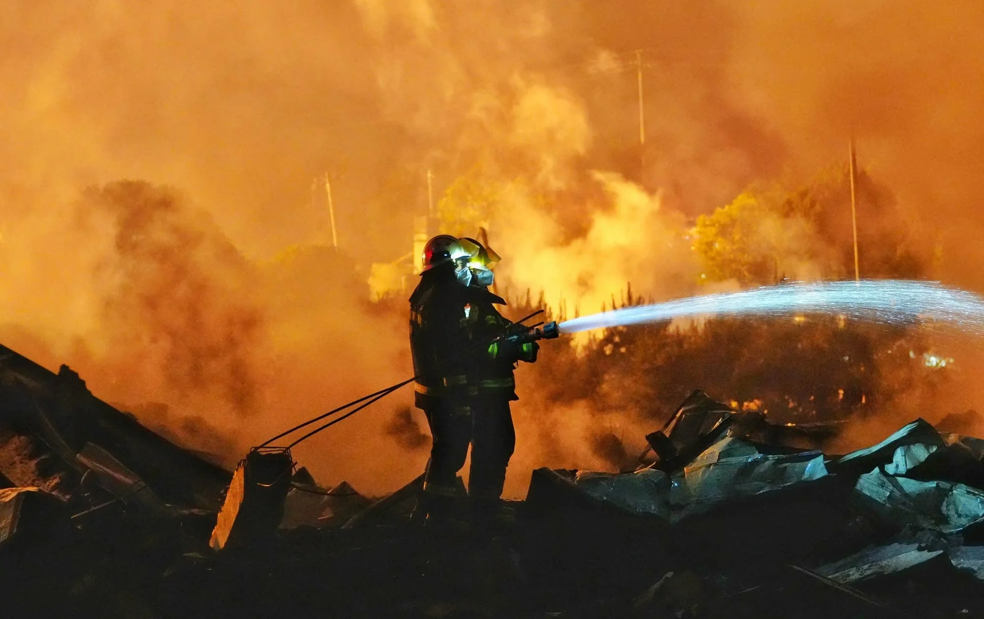 Explosión en una fábrica de fuegos artificiales en China deja al menos 26 muertos