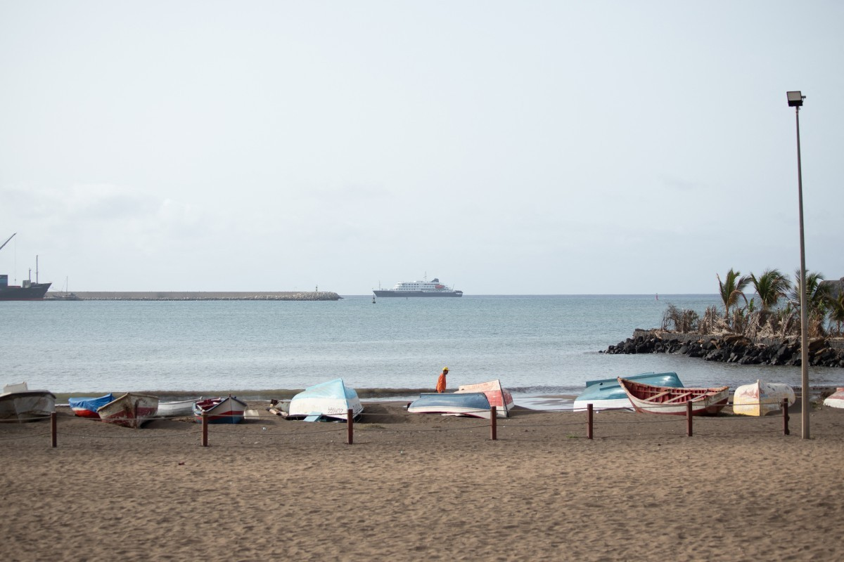 Casos sospechosos de hantavirus en crucero serán evacuados a Países Bajos desde Cabo Verde