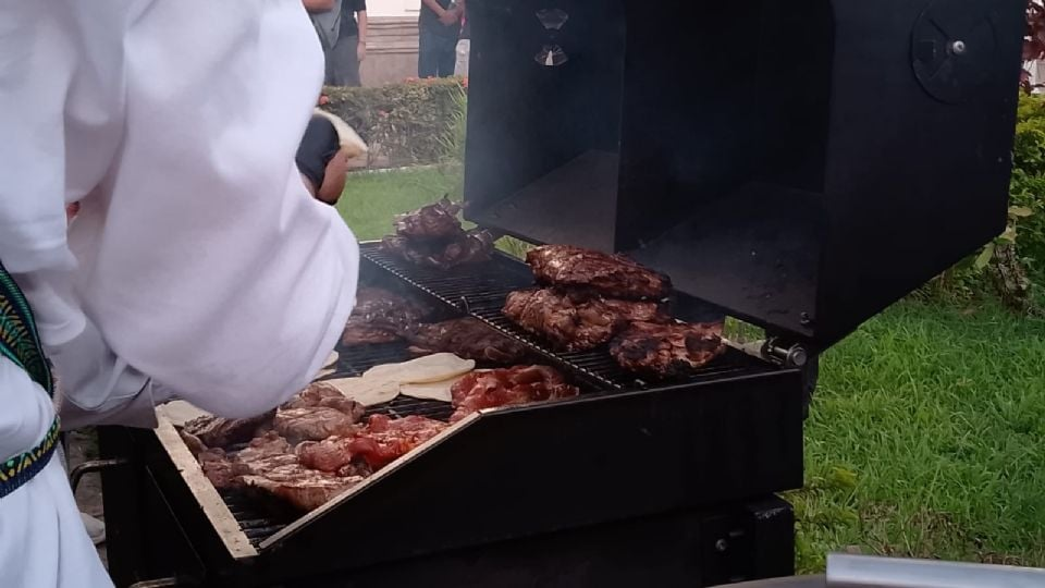 Celebraron con “carnita asada” la salida de Rocha Moya en Culiacán tras señalamientos de EU por narcotráfico