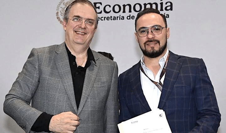 Renuncia Héctor Ochoa a Economía; va por la alcaldía de Chihuahua