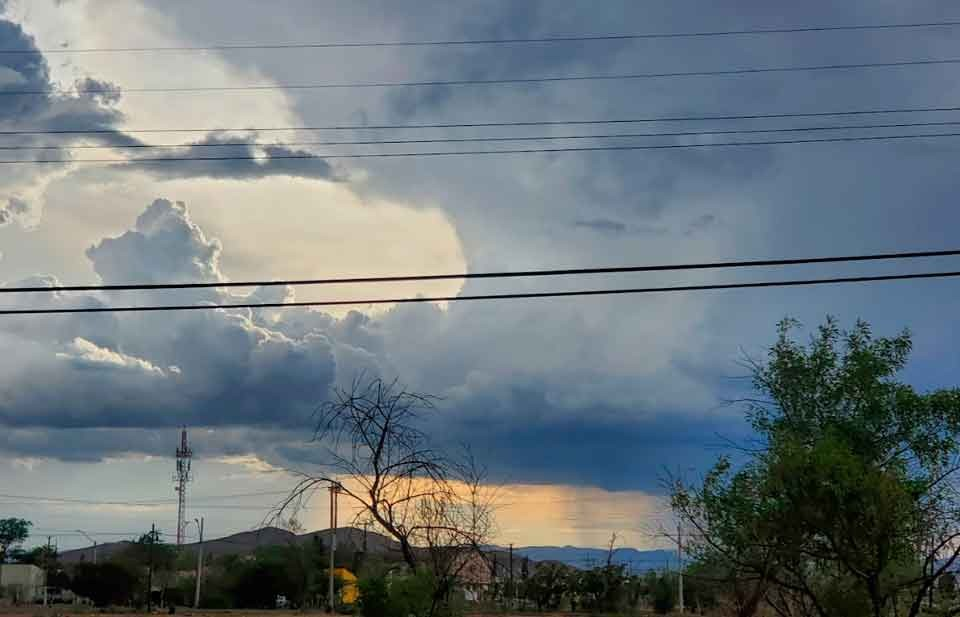 Advierte Protección Civil por posible caída de granizo, fuertes vientos y tolvaneras