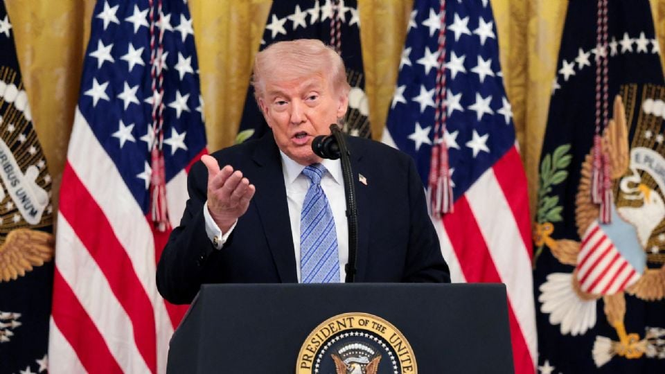 Trump firma nueva estrategia nacional contra el terrorismo enfocada en paralizar a los cárteles