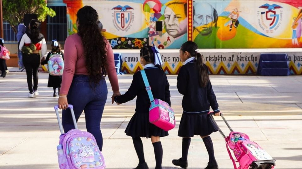 Organizaciones y padres de familia rechazan cambios de la SEP al calendario escolar por el Mundial
