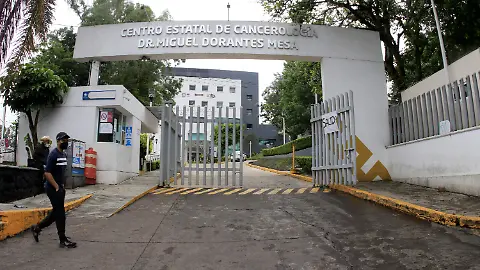 Veracruz deja caducar medicamentos oncológicos con valor de casi un millón de pesos; madres reclaman que no se hayan usado