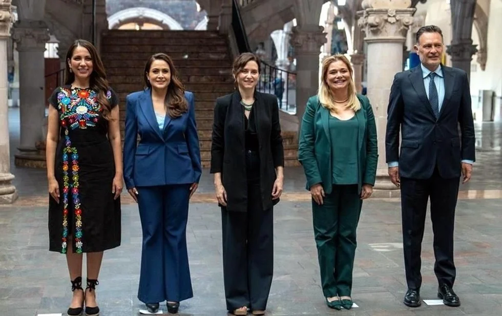 Que venga de vacaciones, aprendería mucho, dice CSP a Ayuso