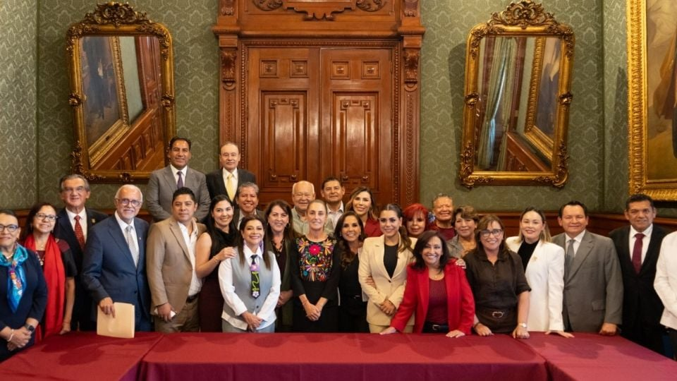 Sheinbaum se reúnio con gobernadores de Morena en medio de la crisis por Rocha Moya y advertencias de EU de que habrá más denunciados