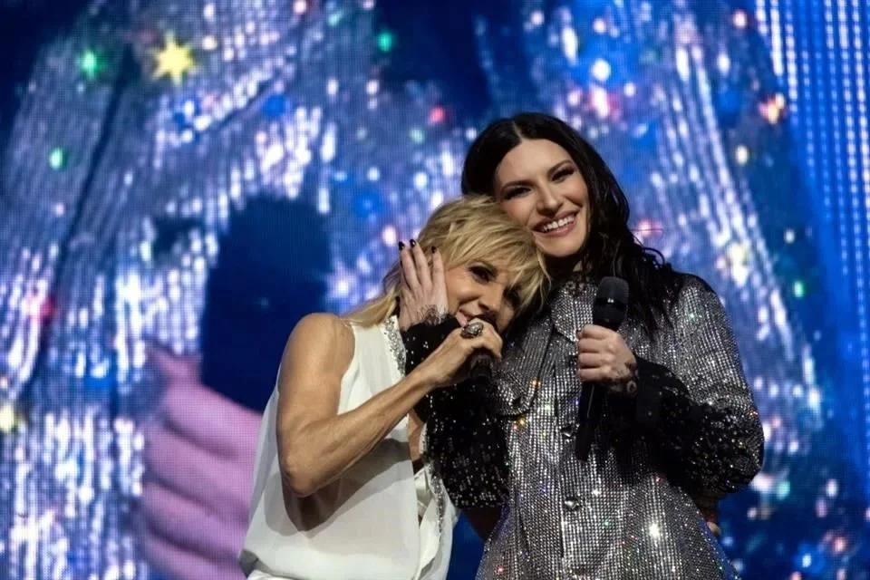 Laura Pausini conquista la Arena CDMX con show