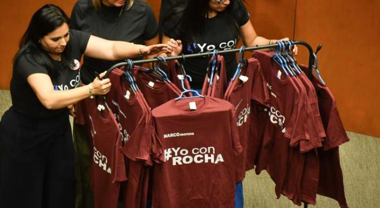 Retan senadores del PAN a morenistas a portar playera «Yo con Rocha»