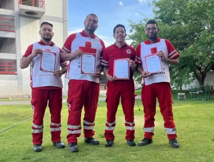 Certifican a paramédicos de Cruz Roja Camargo en rescate vehicular