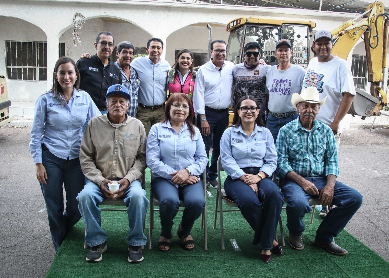Entrega JCAS y JMAS Meoqui paneles solares y maquinaria en Estación Consuelo