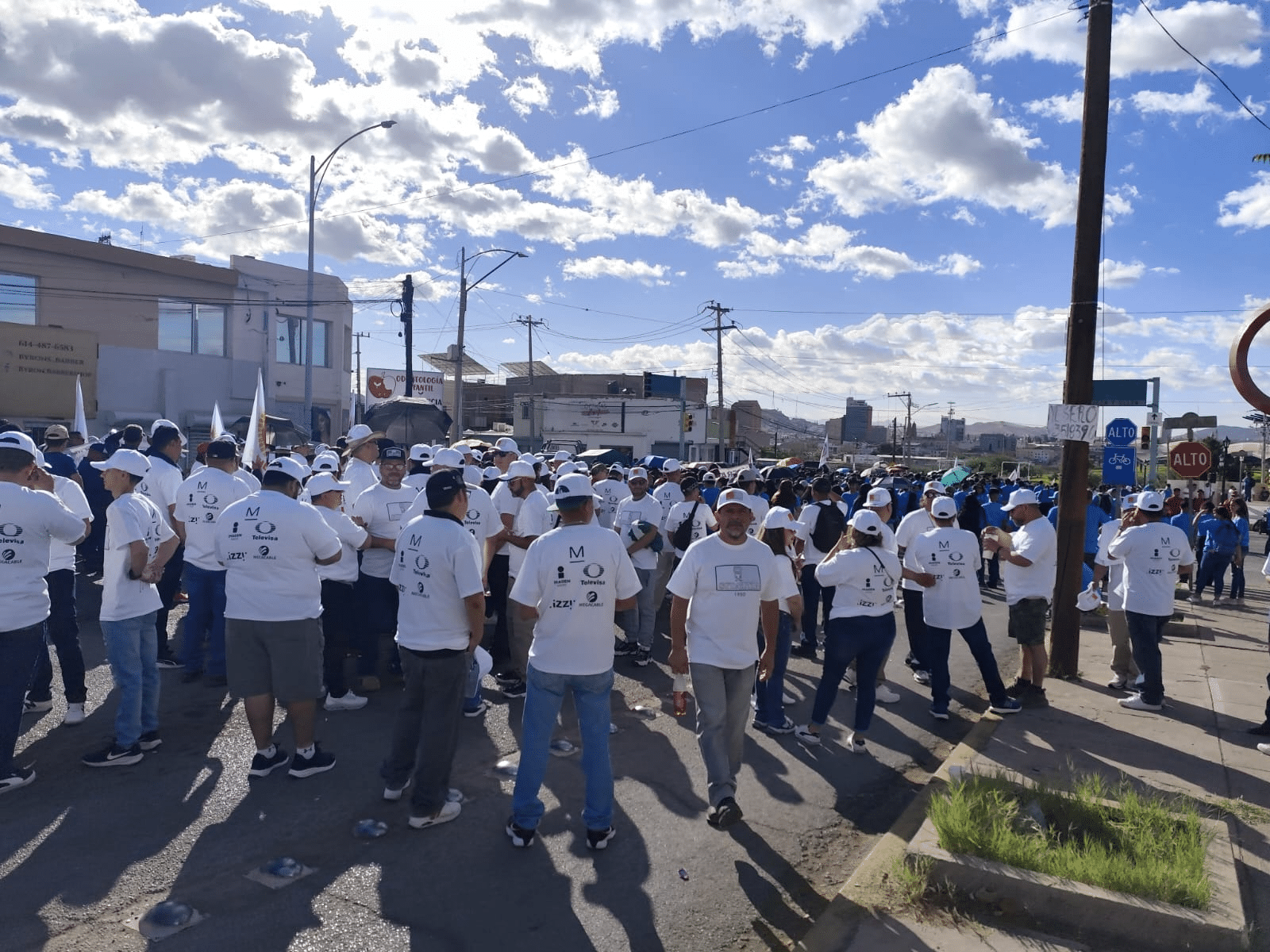 Exigen maestros mejoras al ISSSTE y nuevo hospital