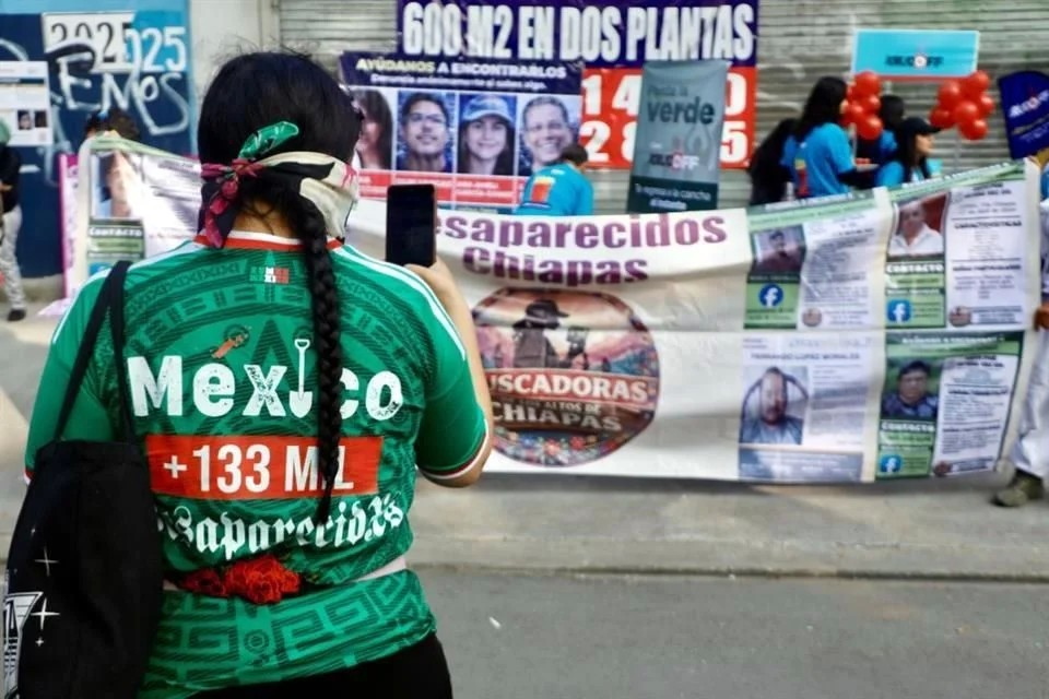 Protestan madres buscadoras en la zona del Estadio CDMX