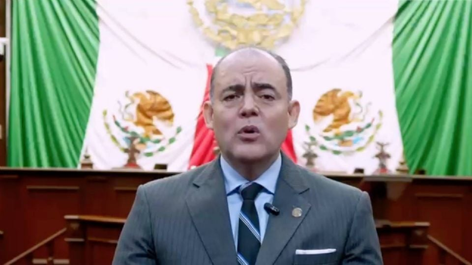 «No fue mi intención generar molestias»: presidente del Congreso de Michoacán pide disculpa pública por cantar «narcocorrido» en el pleno