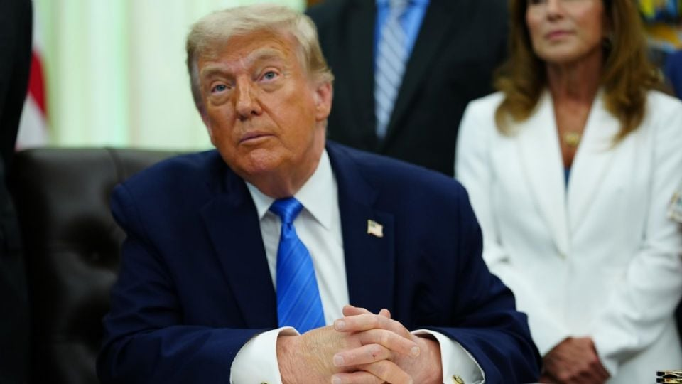 Trump afirma que se restablece el tránsito en el estrecho de Ormuz tras acuerdo con Irán