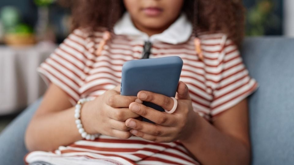 El 13% de las infancias en México son víctimas de abuso o explotación sexual digital; Facebook y WhatsApp, las principales redes usadas