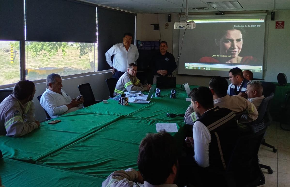 Capacita Vialidad a trabajadores de CFE en manejo a la defensiva