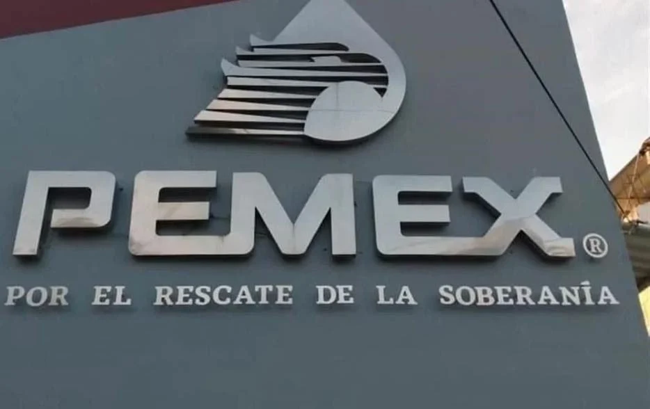 Busca Pemex dejar servicios médicos subrogados