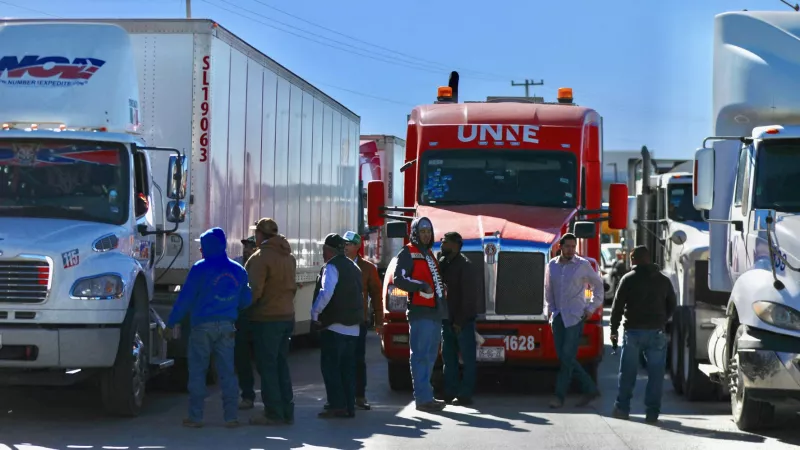 Retiro de visas de trabajo preocupa al sector transportista de Ciudad Juárez