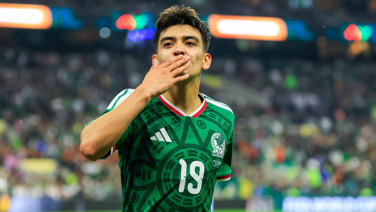 Conoce la historia de Gilberto Mora, el joven que hoy hace soñar a todo México