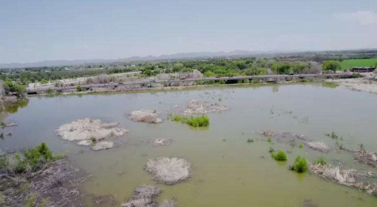 Así luce el vado de Meoqui tras la llegada del agua al río San Pedro