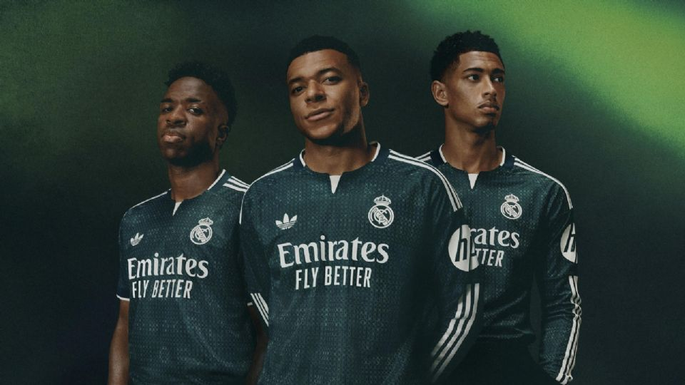 El Real Madrid presenta su segundo uniforme y recupera el color verde que usó hace 13 años en la primera etapa de Mourinho