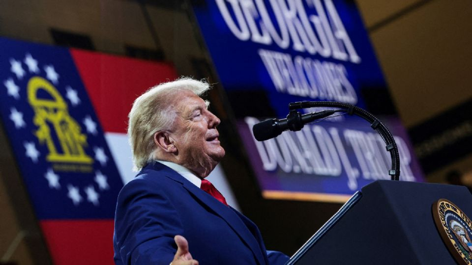 «Estamos preparados»: Trump dice que analiza lanzar un ataque «más grande que nunca» en contra de Irán