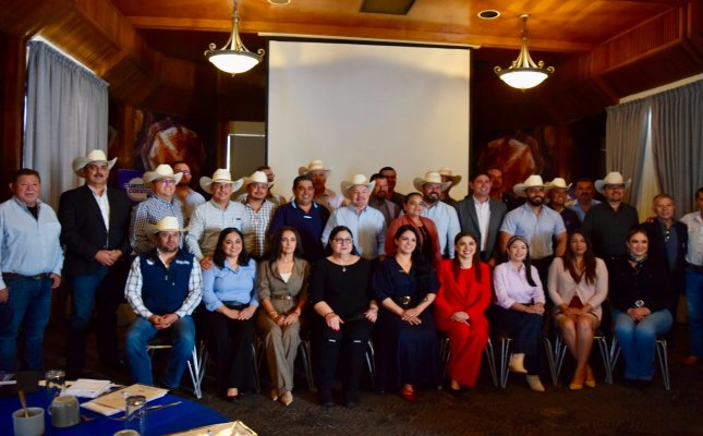Recaba Jaime Torres gestiones para municipios rurales del Dtro 13 en informe de la SDR