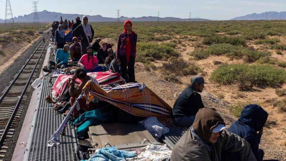 “Coyotes” fronterizos en TikTok: con videos y testimonios de supuestos casos de éxito promueven cruces irregulares a EU
