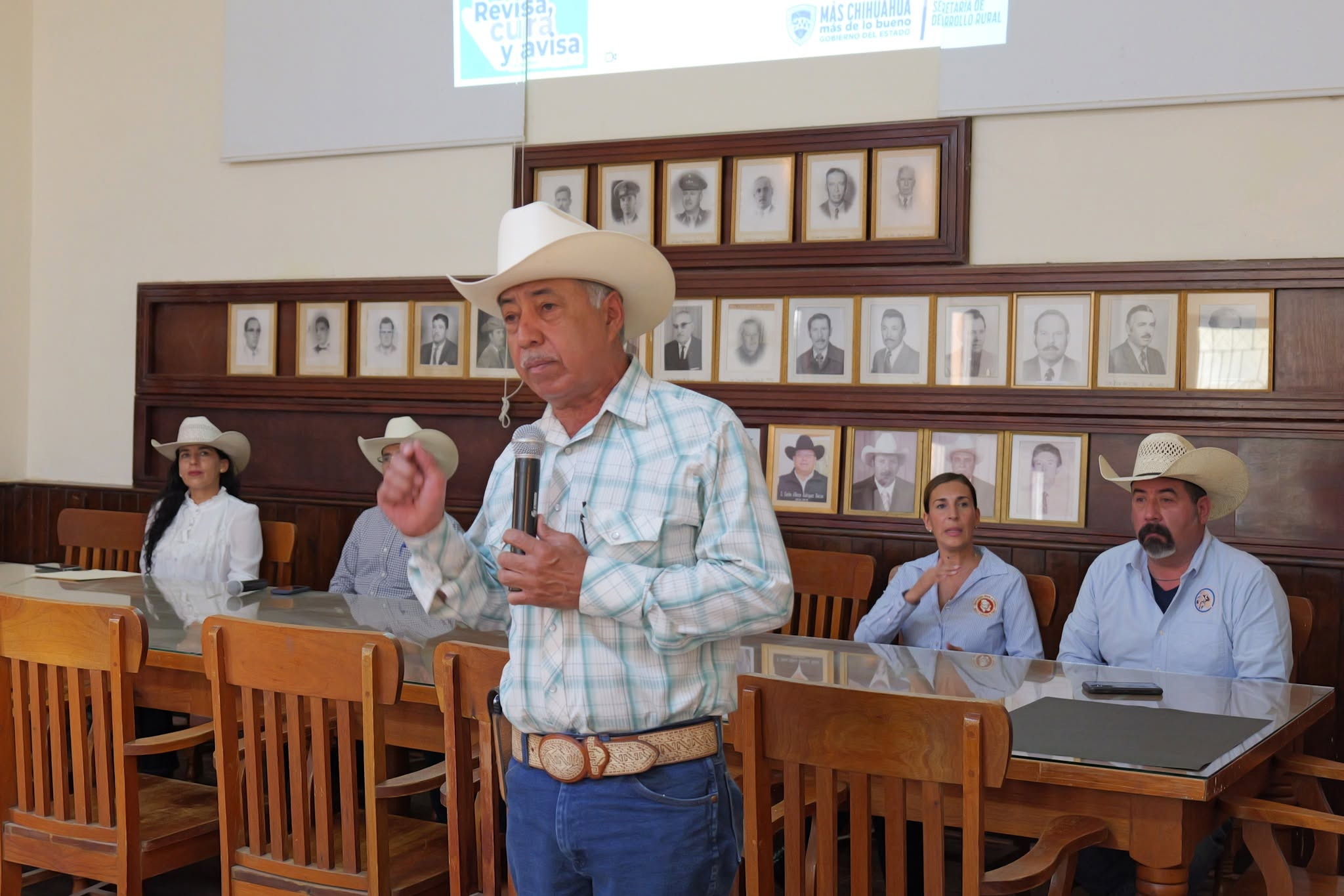 Arturo Zubía llama a reforzar la vigilancia ante amenaza del gusano barrenador del ganado en Chihuahua