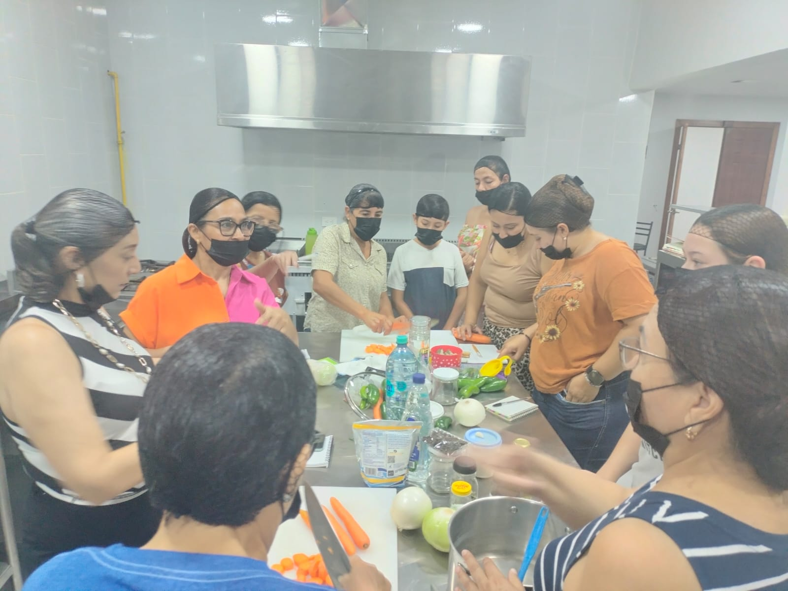 Crece el interés de mujeres camarguenses por cursos de emprendimiento; analizan abrir grupo vespertino
