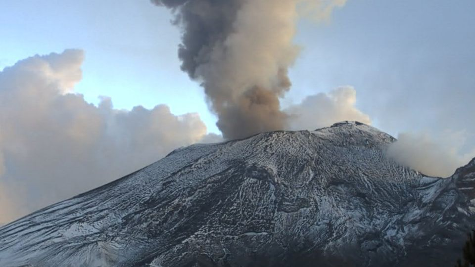 Advierten por posible caída de ceniza del Popocatépetl en casi toda la CDMX durante las próximas horas