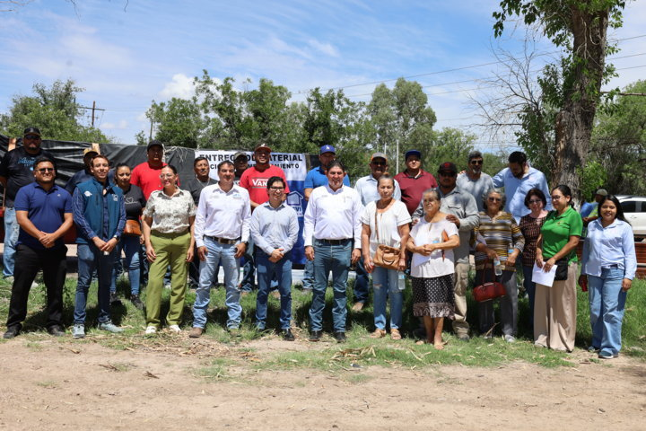 Beneficia Gobierno del Estado a familias de Rosales con materiales de construcción