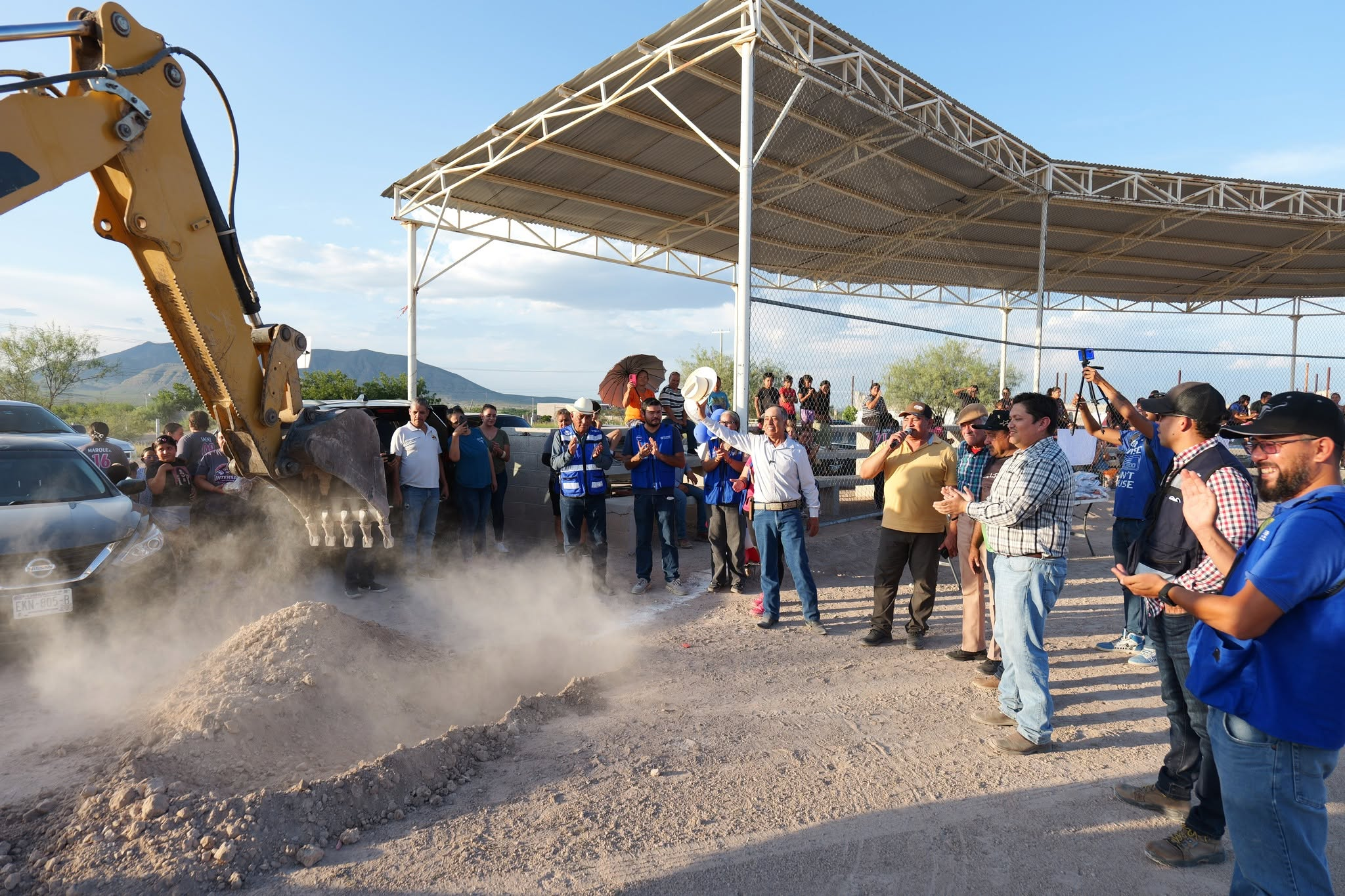 Arturo Zubia encabeza arranque de remodelación del Estadio de Béisbol de El Tecuán