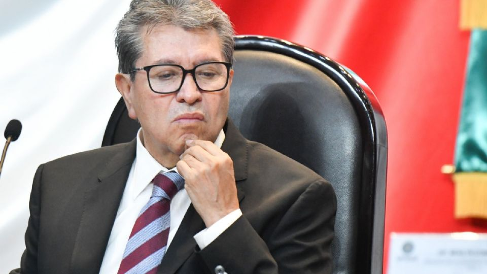 “Podemos quedarnos hasta sin suplentes si Morena pide a diputados separarse del cargo para buscar reelección”, advierte Monreal