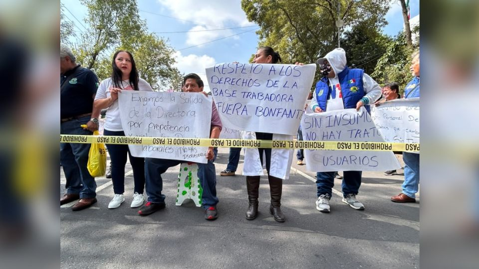 Trabajadores médicos del Hospital General de Xoco exigen la salida de la directora ante falta de insumos y equipo subutilizado