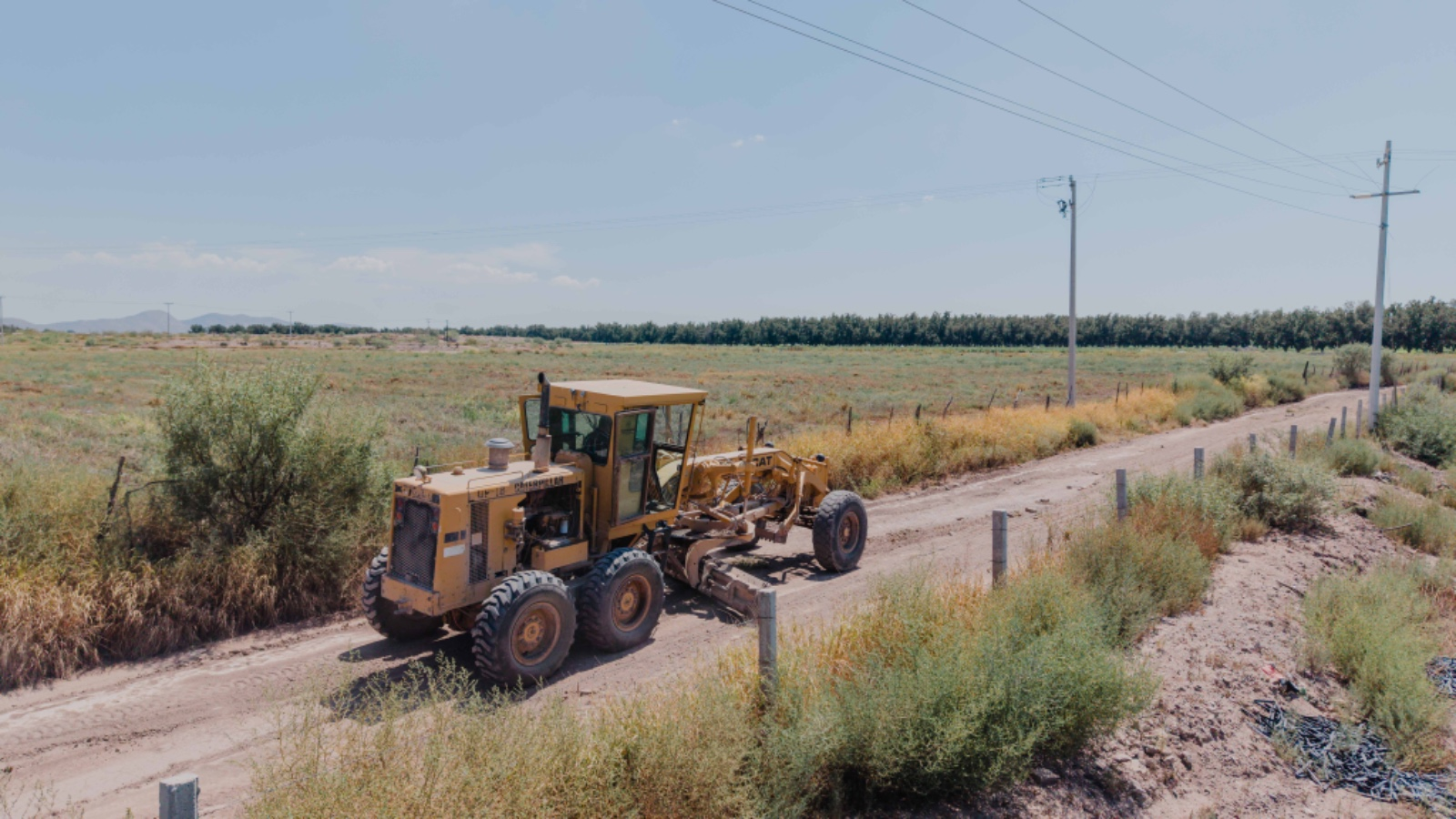 Gobierno Municipal de Camargo continúa con la rehabilitación de caminos rurales; intervienen camino a El Guamis