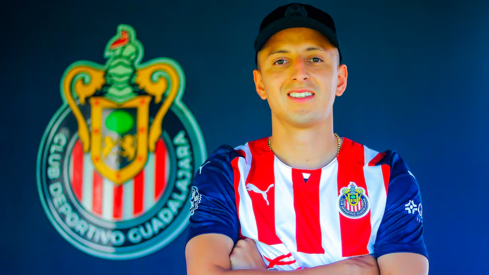 Piojo Alvarado podría irse a Rusia junto a Montes y Chávez: Chivas responde a la primera oferta