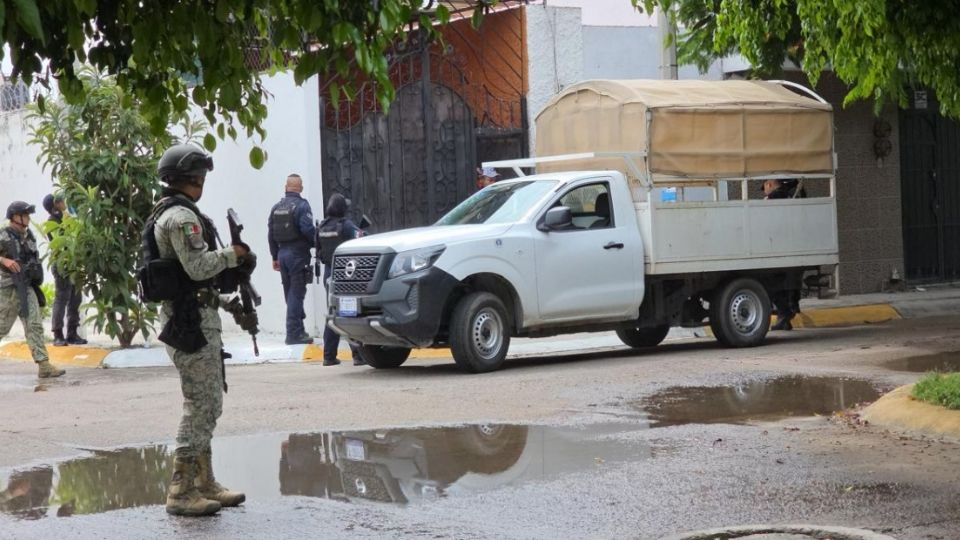 En Celaya: sujeto d1sp4ra un 4rma para evitar que le corten el suministro de agua y desata movilización